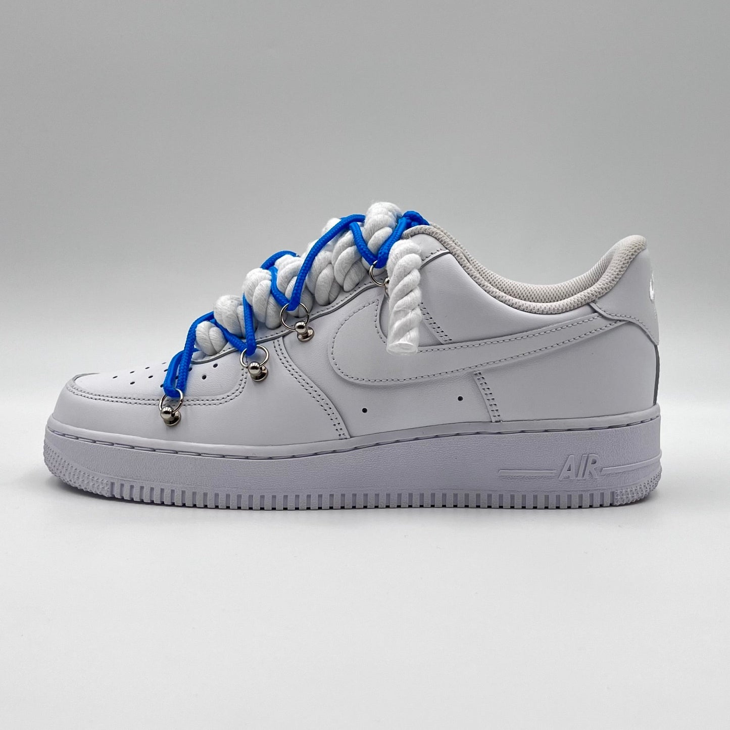 AF1 Blanc - Lacets Doubles Bleu Royal